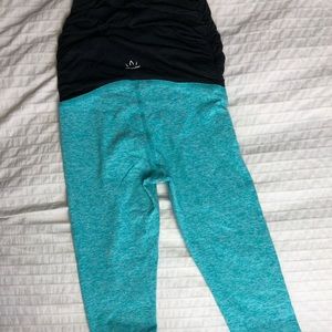 Beyond Yoga - Maternity Capri legging